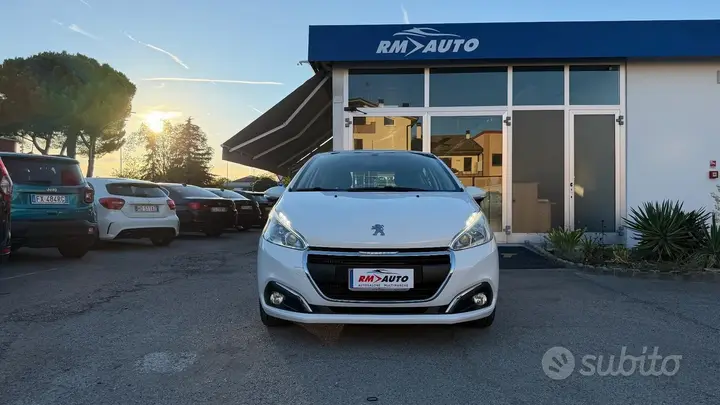 Peugeot 208 2019 photo 3