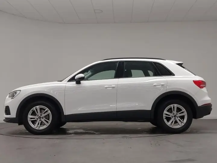 Audi Q3 2021 photo 4