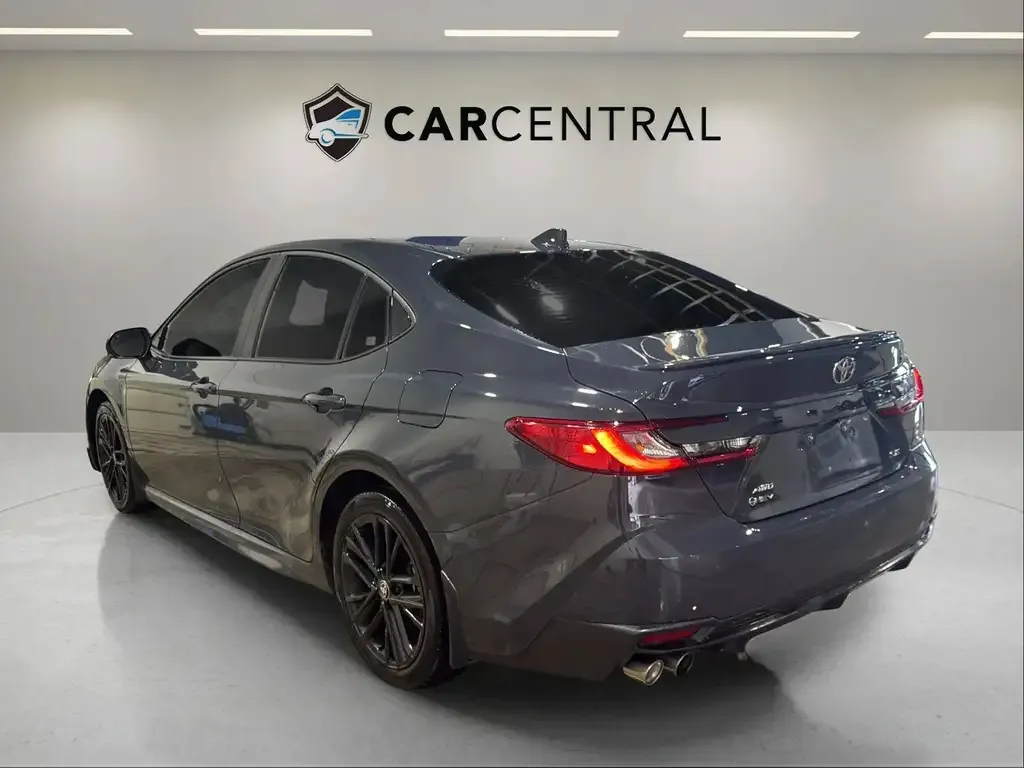 Toyota Camry 2025 photo 3