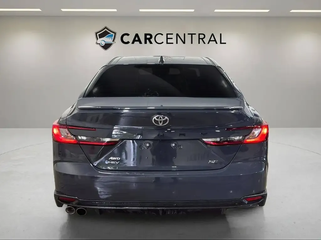 Toyota Camry 2025 photo 4