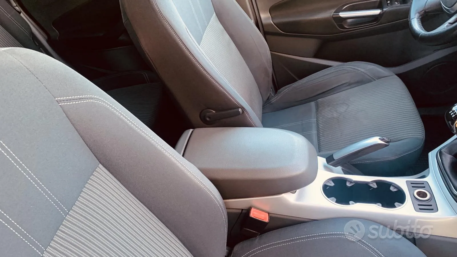 Ford C-Max 2011 photo 5
