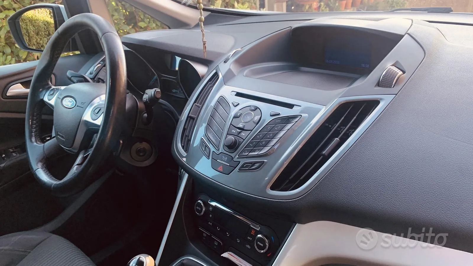 Ford C-Max 2011 photo 4