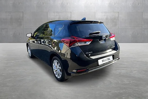 Toyota Auris 2017 photo 3