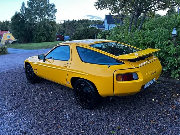 Porsche 928 1980 photo 2