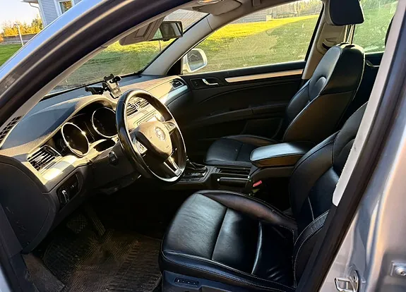 Skoda Superb 2014 photo 3