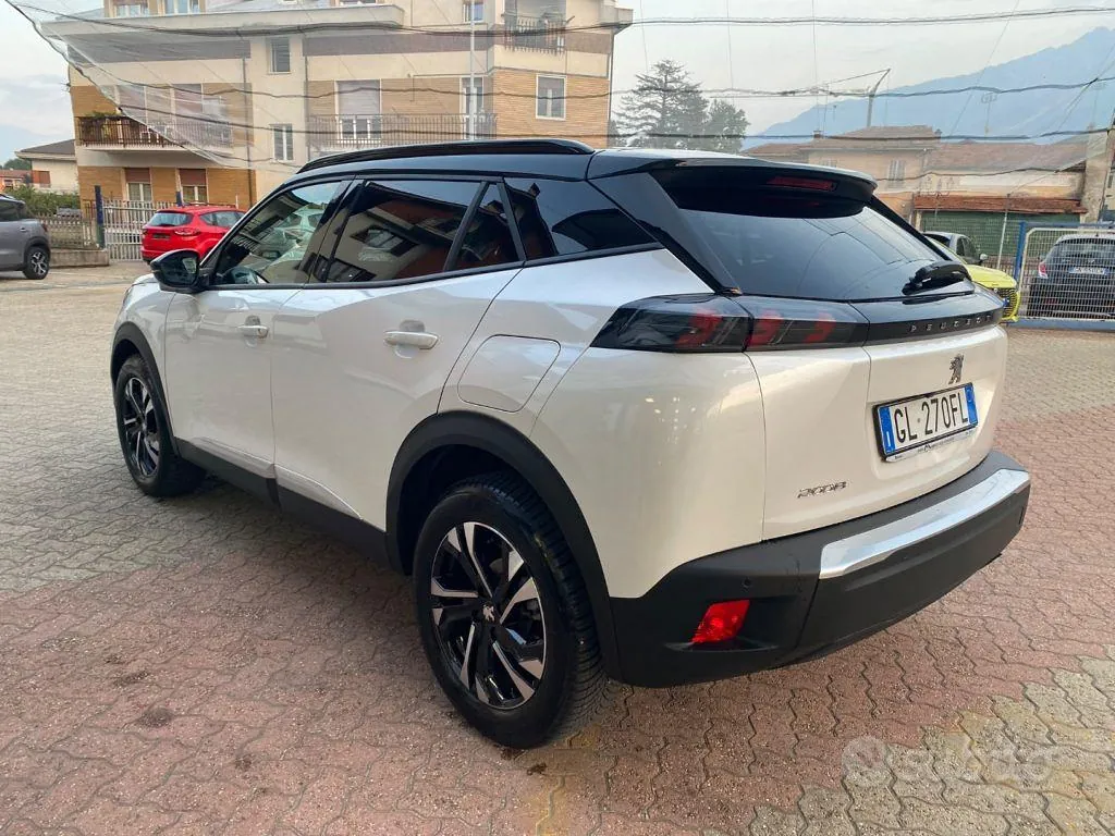 Peugeot 2008 2023 photo 4