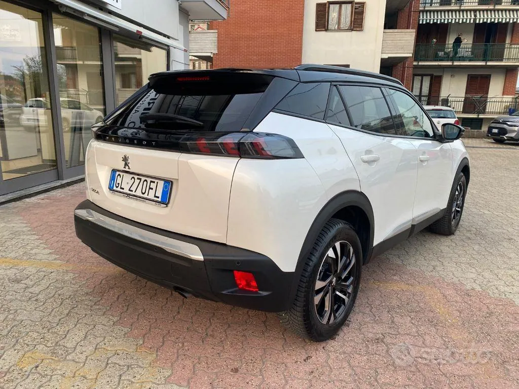 Peugeot 2008 2023 photo 5