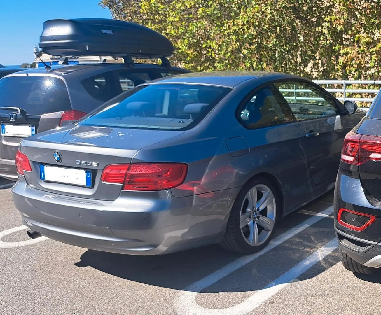 BMW 3 Series 2011 photo 2