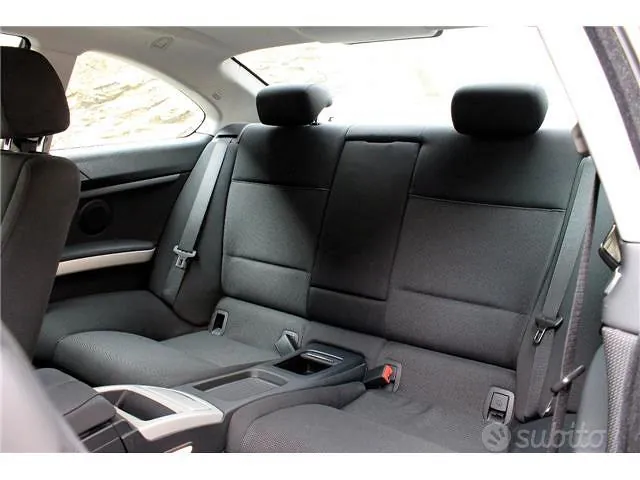 BMW 3 Series 2011 photo 5
