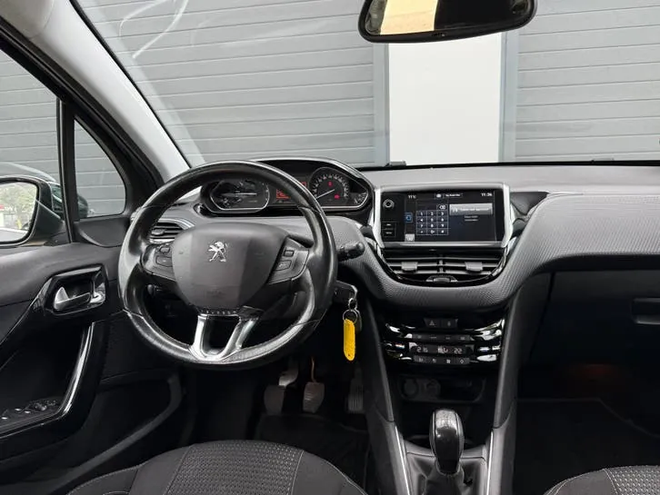 Peugeot 208 2016 photo 2