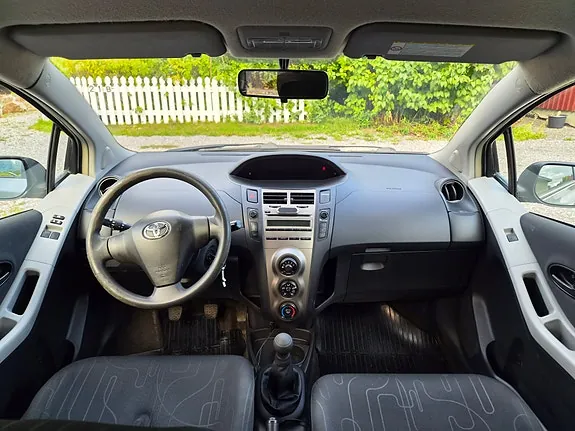 Toyota Yaris 2010 photo 4
