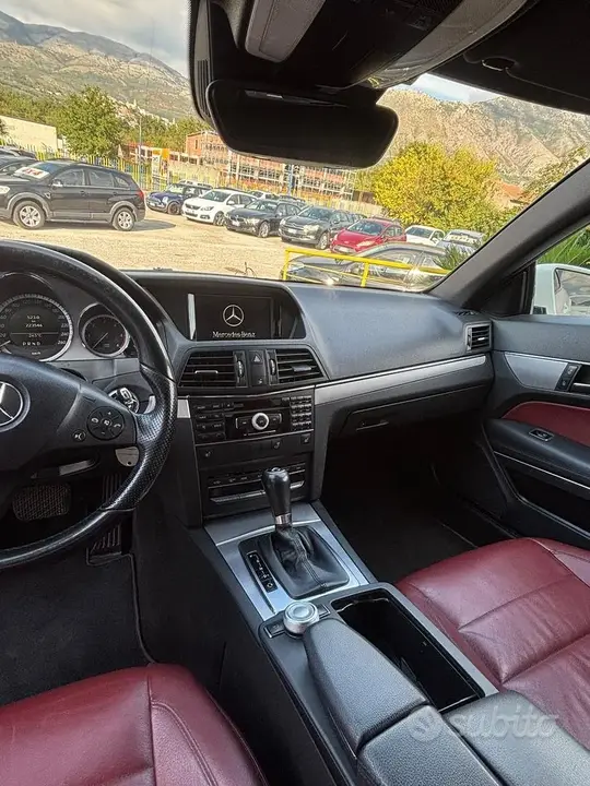 Mercedes-Benz E 2011 photo 5