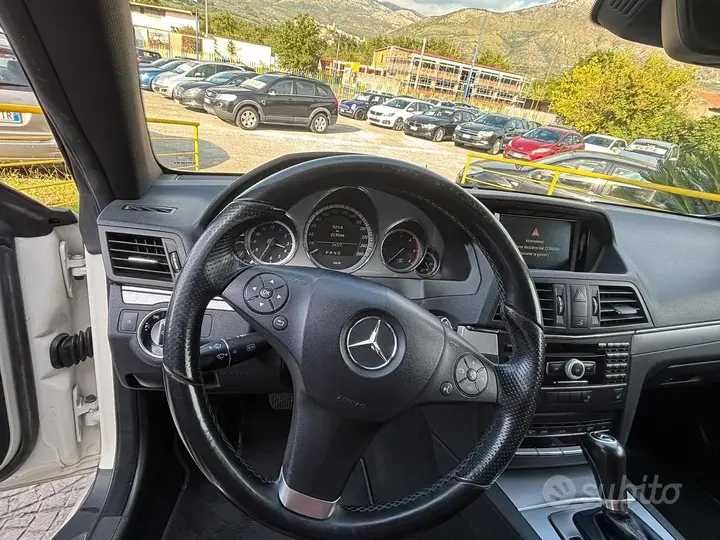 Mercedes-Benz E 2011 photo 4