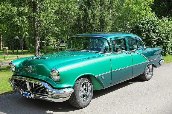 Oldsmobile 88 1956 photo 2
