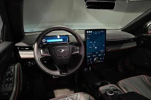 Ford Mustang Mach-E 2022 photo 2