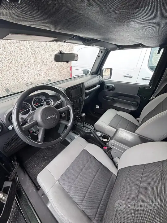 Jeep Wrangler 2010 photo 3