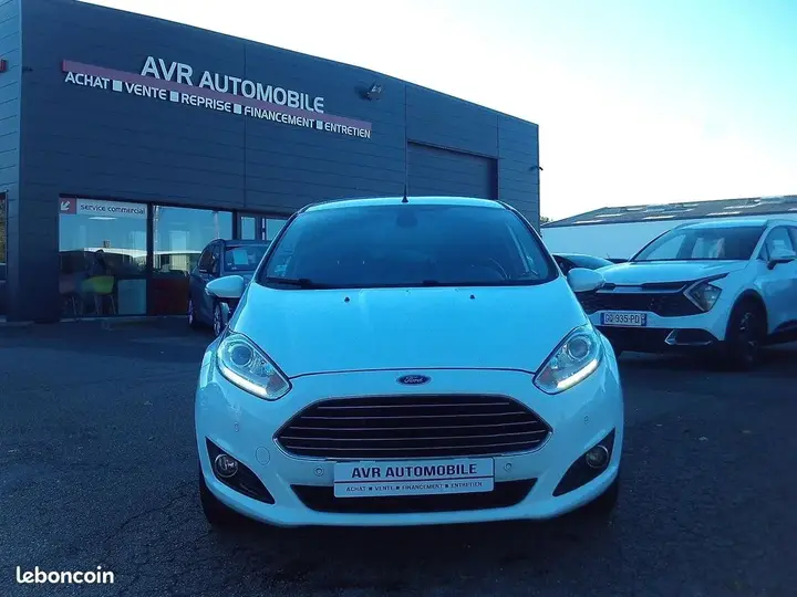 Ford Fiesta 2015 photo 2