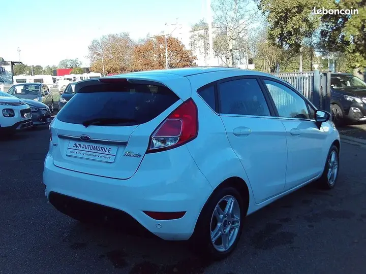 Ford Fiesta 2015 photo 4