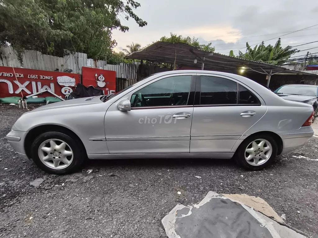 Mercedes-Benz C-Class 2000 photo 2