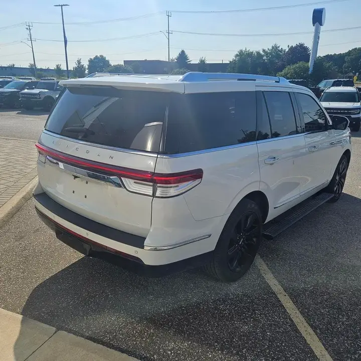 Lincoln Navigator 2023 photo 5