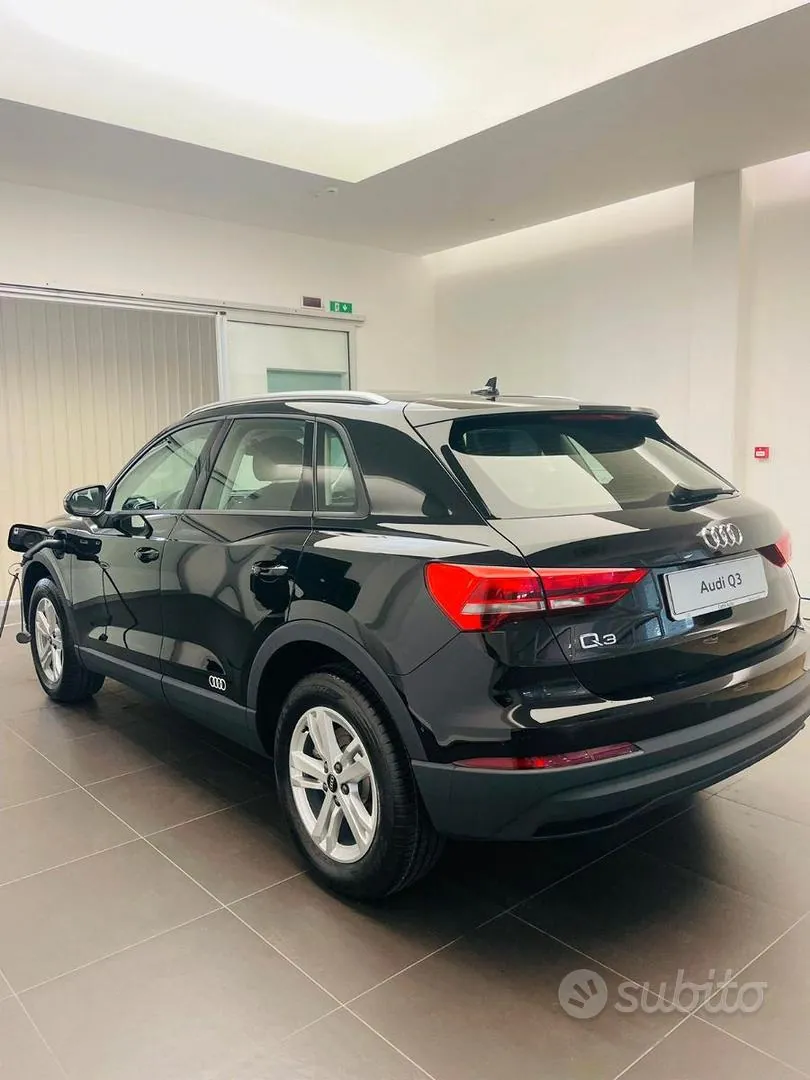 Audi Q3 2022 photo 2
