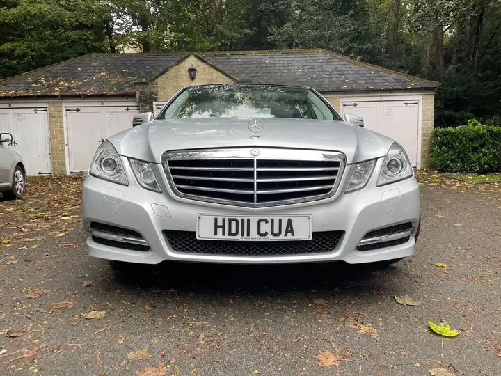 Mercedes-Benz E-Class 2011 photo 2