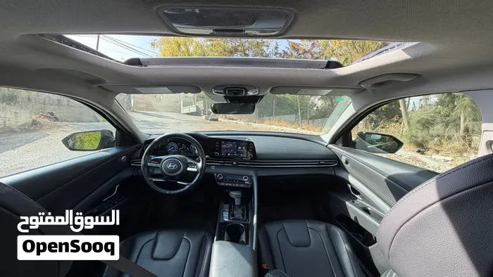 Hyundai Elantra 2025 photo 3