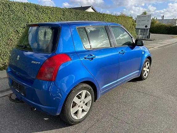 Suzuki Swift 2005 photo 3