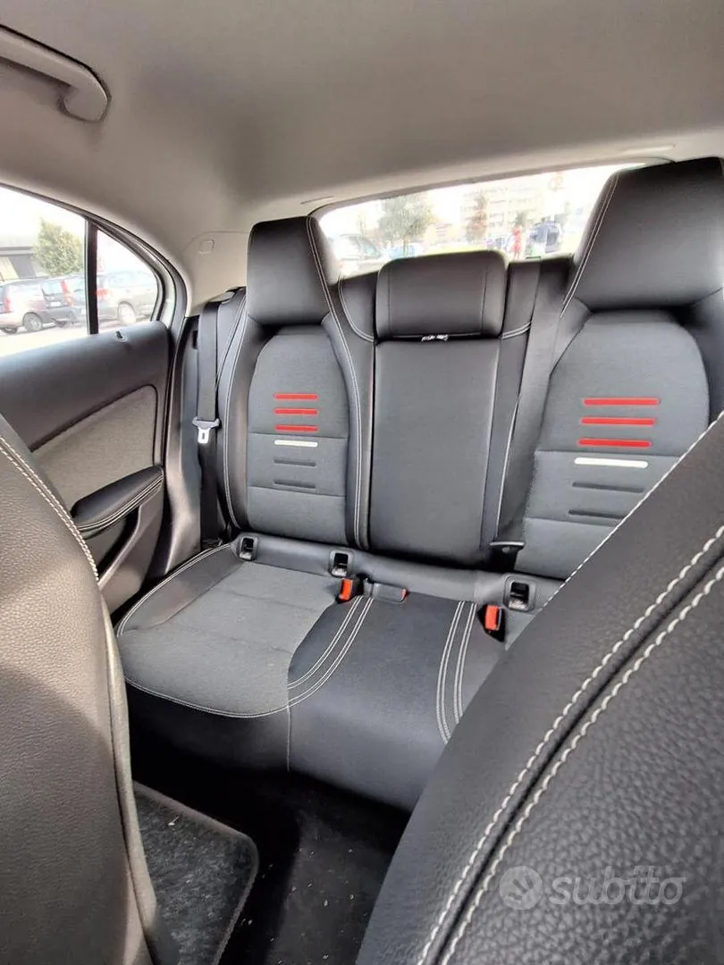 Mercedes-Benz A180 2017 photo 2