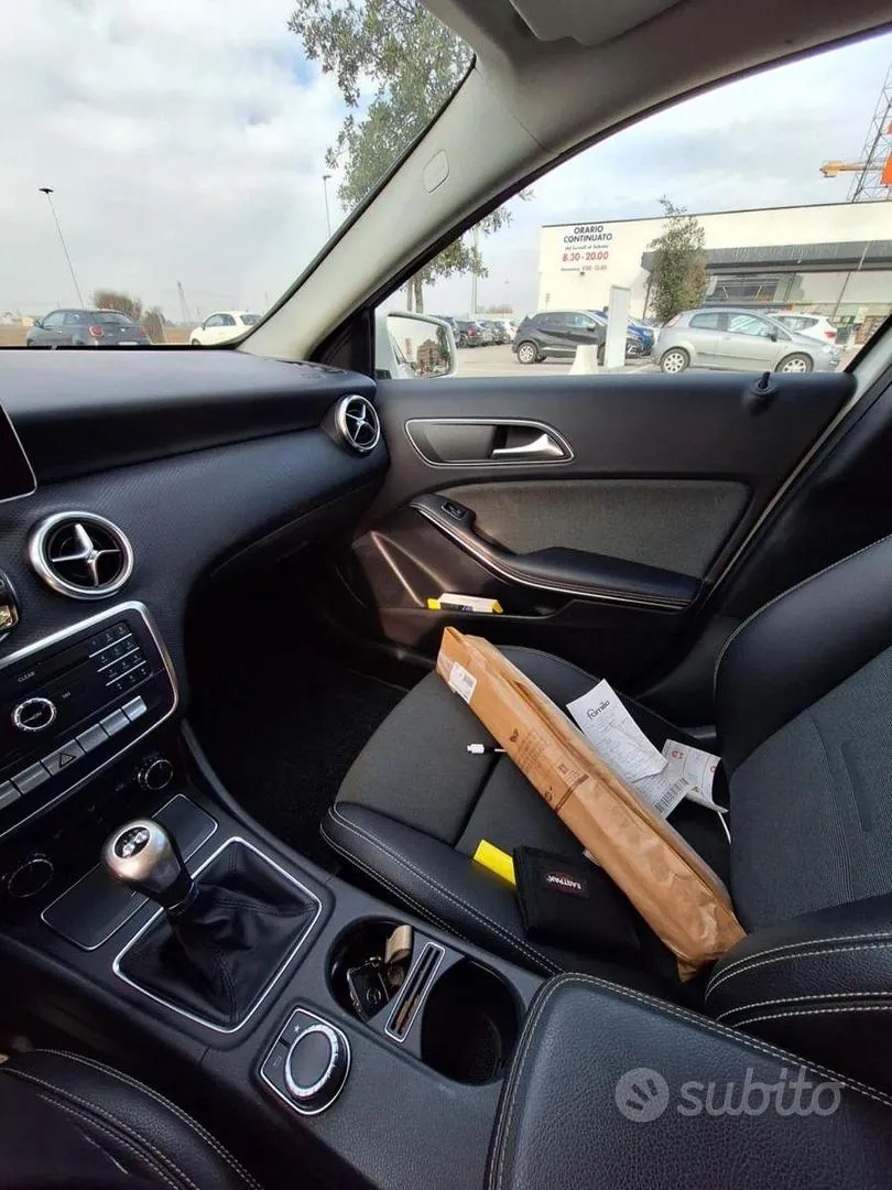 Mercedes-Benz A180 2017 photo 4