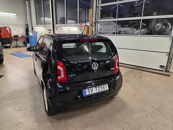 Volkswagen Up 2016 photo 2