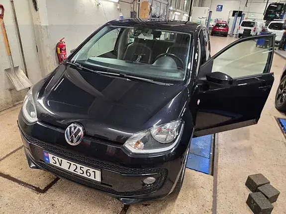 Volkswagen Up 2016 photo 5