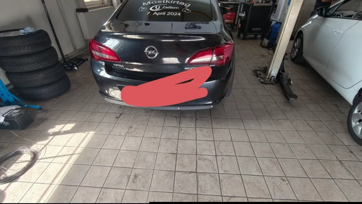 Opel Astra 2012 photo 3