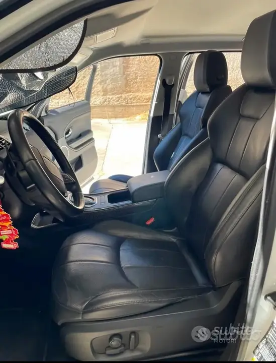 Land Rover Range Rover Evoque 2016 photo 2