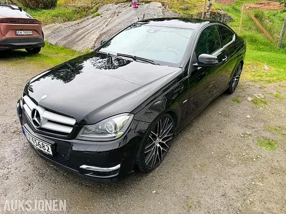 Mercedes-Benz C180 2012 photo 2