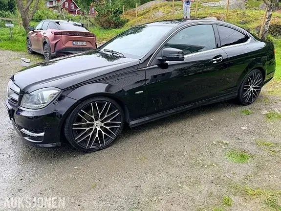 Mercedes-Benz C180 2012 photo 3