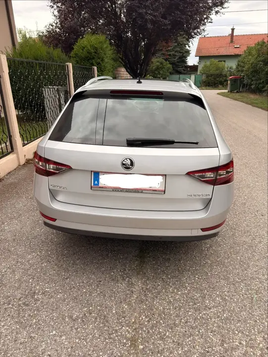 Skoda Superb 2018 photo 3