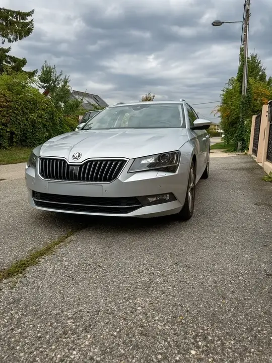 Skoda Superb 2018 photo 2