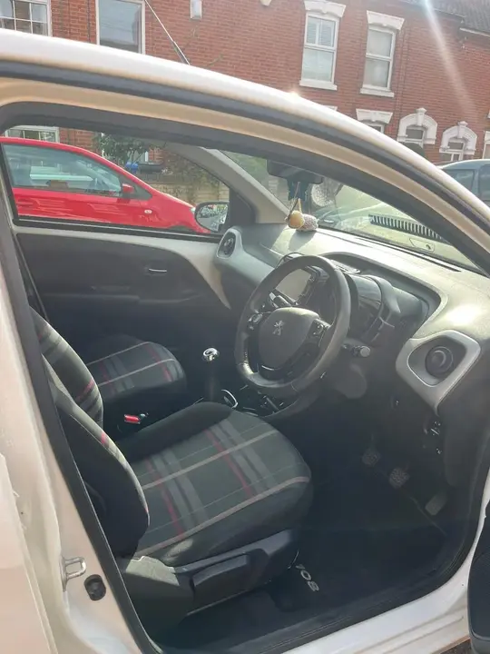 Peugeot 108 2014 photo 4