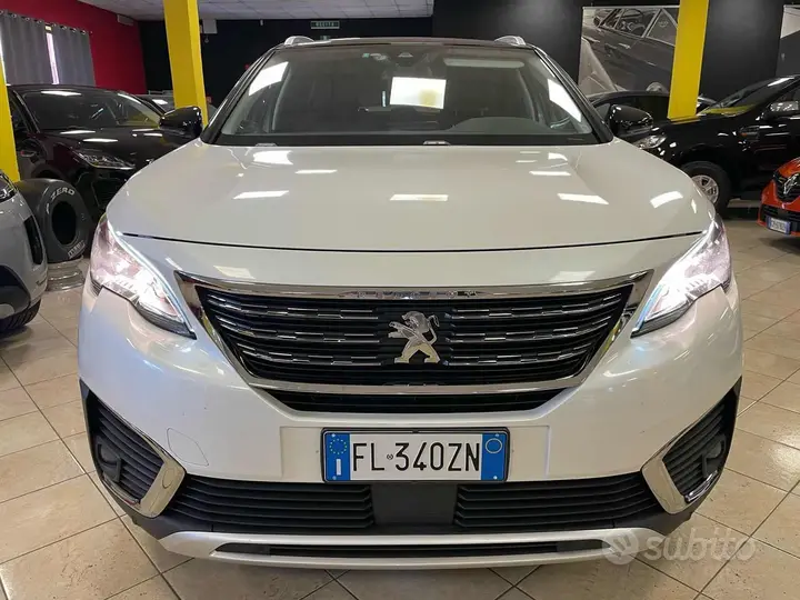 Peugeot 5008 2017 photo 2