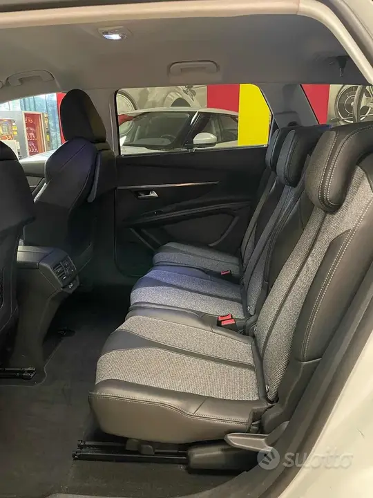 Peugeot 5008 2017 photo 3