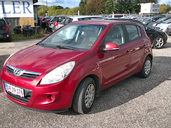 Hyundai I20 2010 photo 2