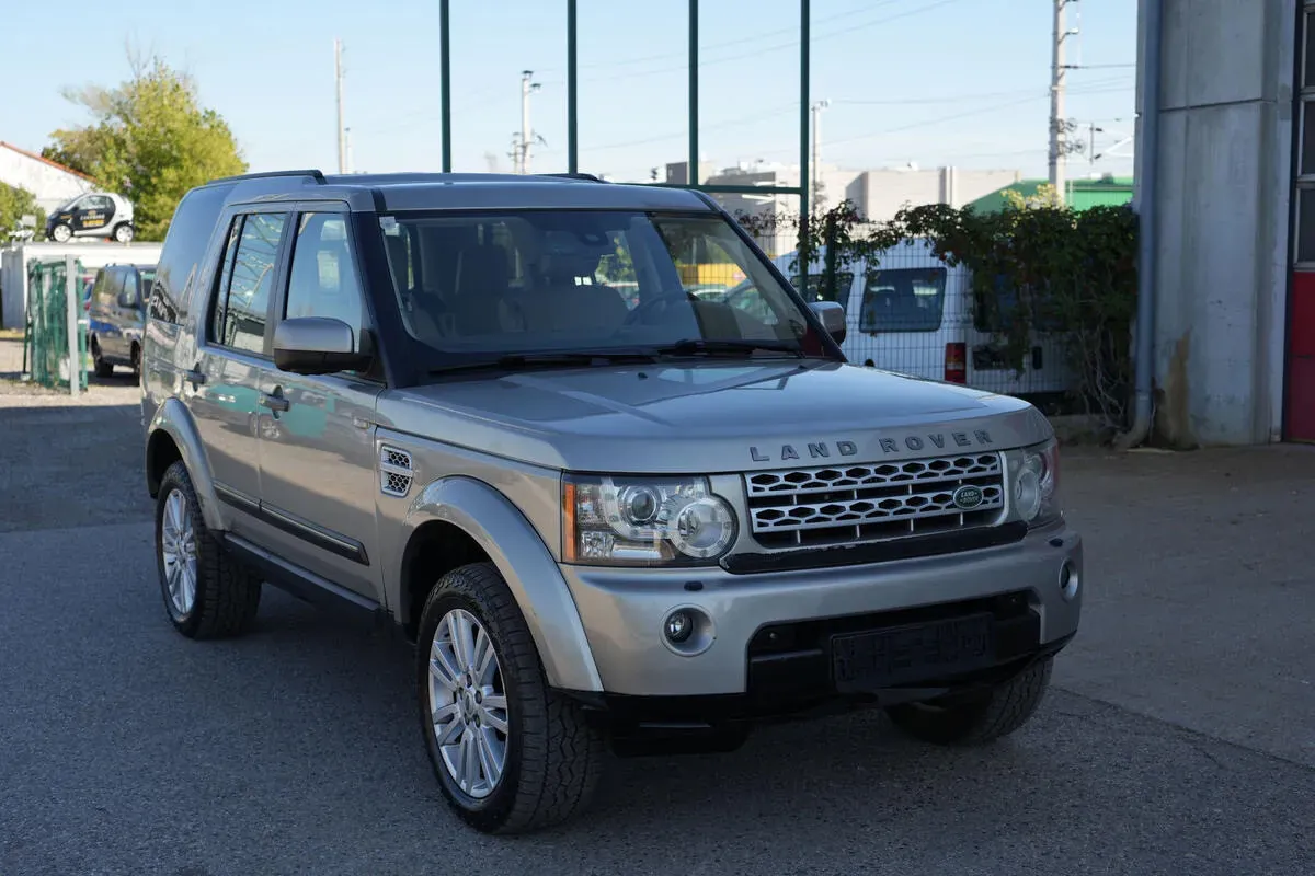 Land Rover Discovery 4 2011 photo 3