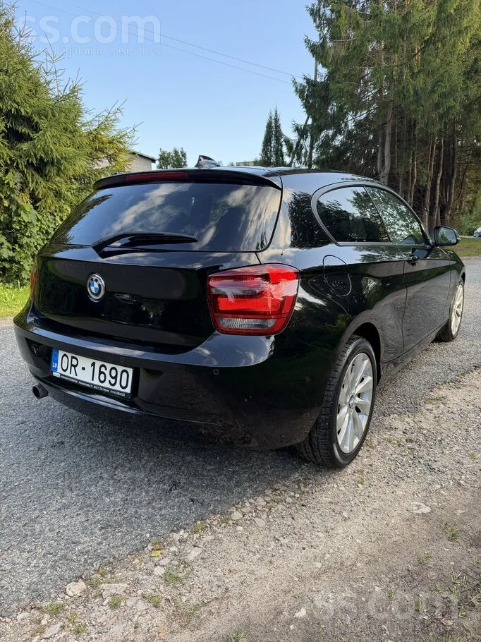 BMW 1 Series 2012 photo 2
