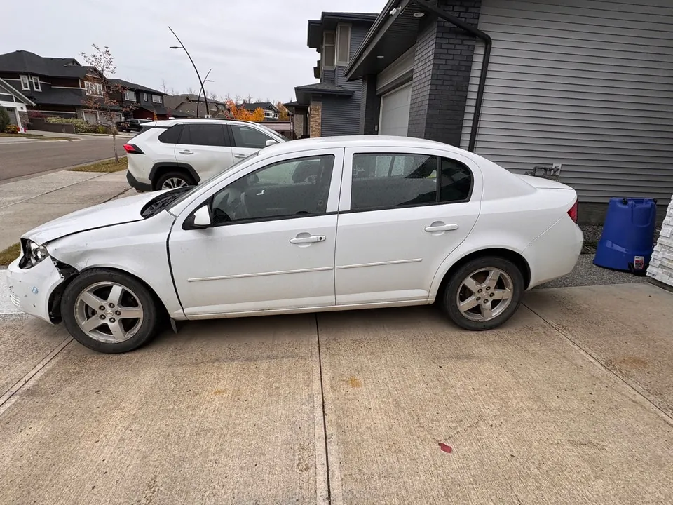 Chevrolet Cobalt 2010 photo 4