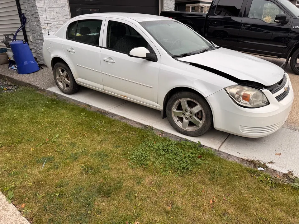 Chevrolet Cobalt 2010 photo 2