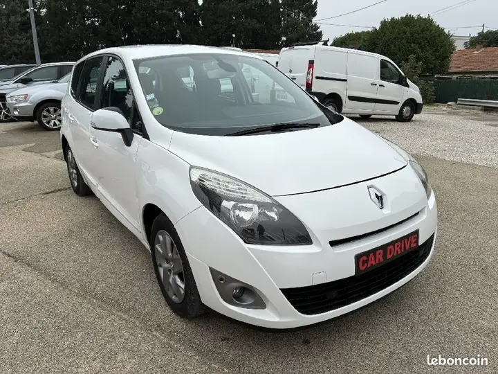 Renault Grand Scenic 2011 photo 3