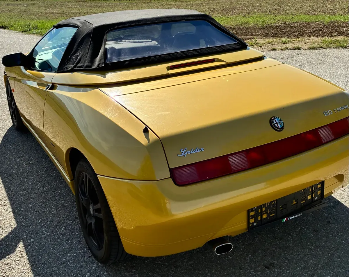 Alfa Romeo Spider 1999 photo 2