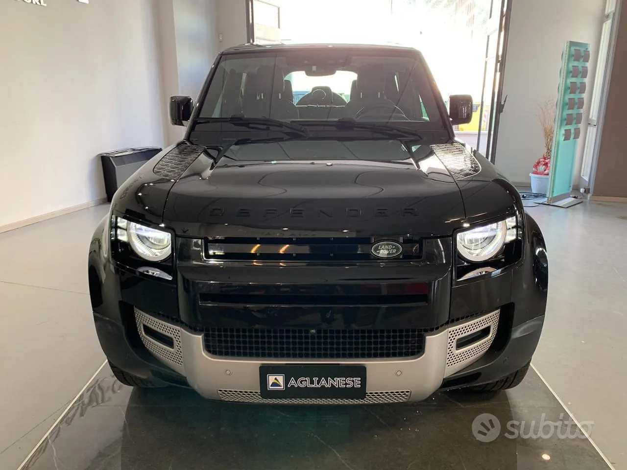 Land Rover Defender 2020 photo 2