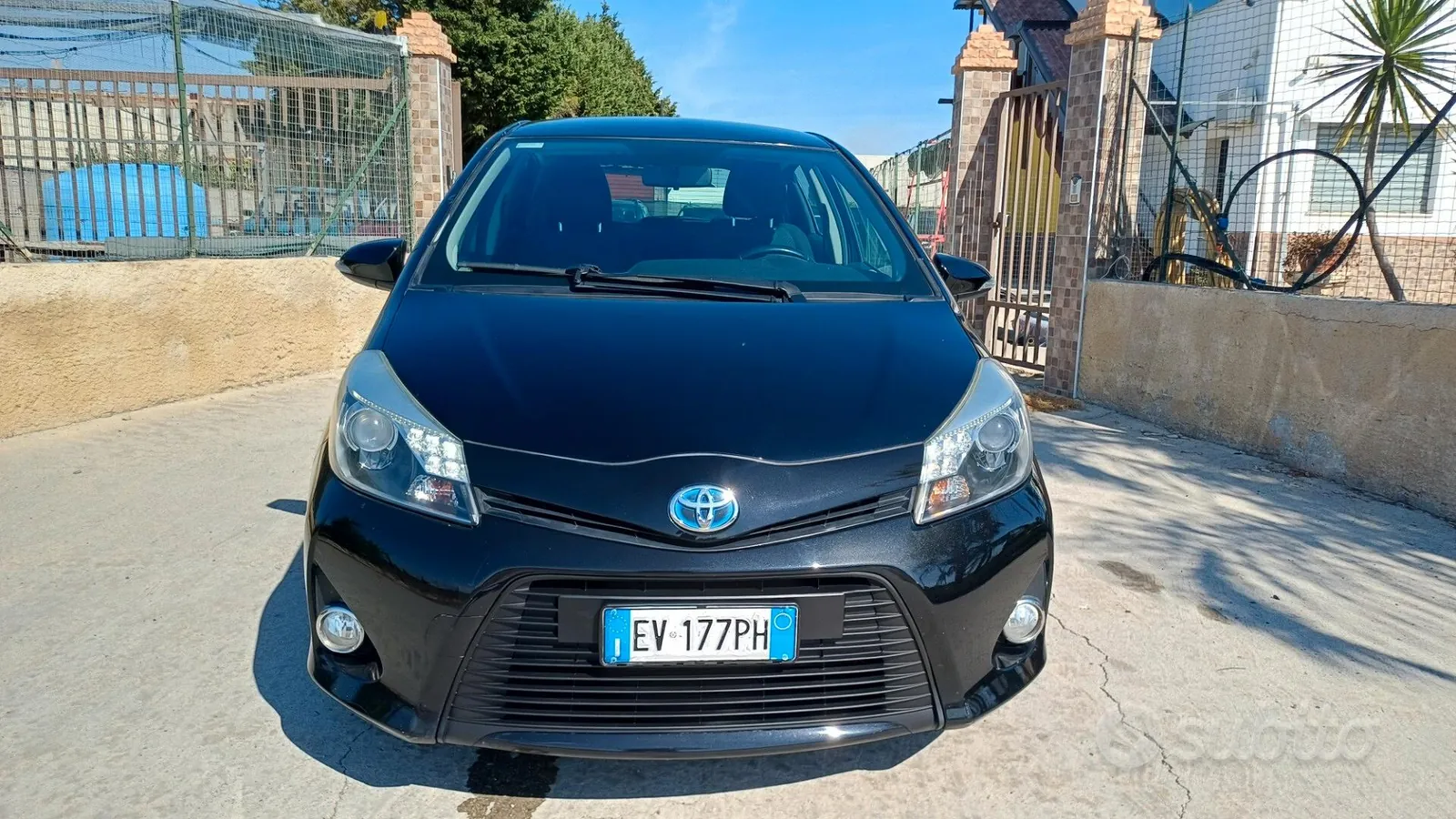 Toyota Yaris 2014 photo 3